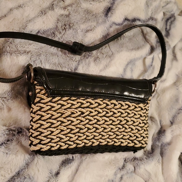 Marlo Woven Black, White & Tan Purse - Picture 3 of 8